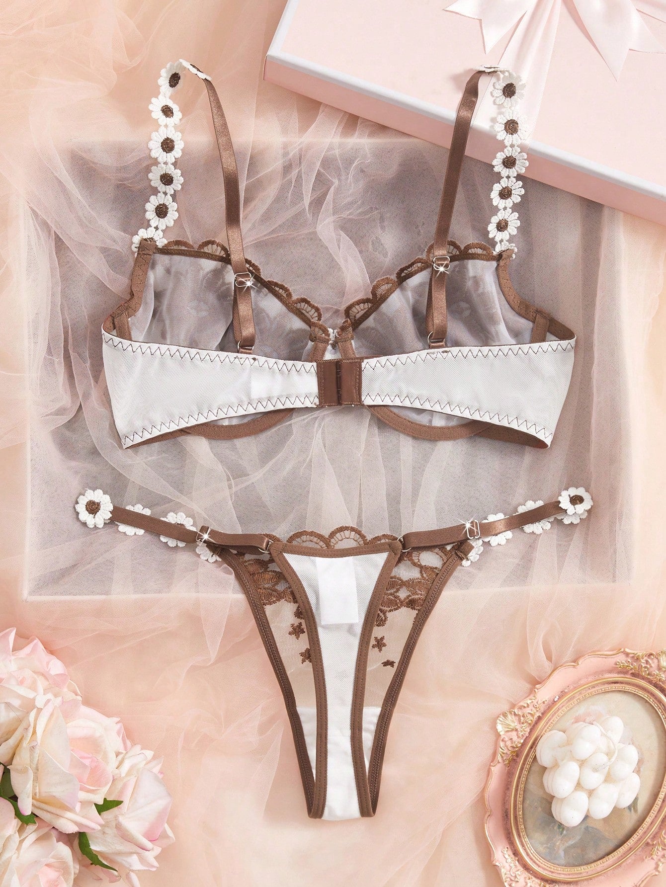 2pcs Women's Embroidered Lace Bra & Panty Set