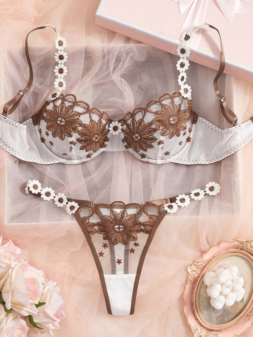 2pcs Women's Embroidered Lace Bra & Panty Set