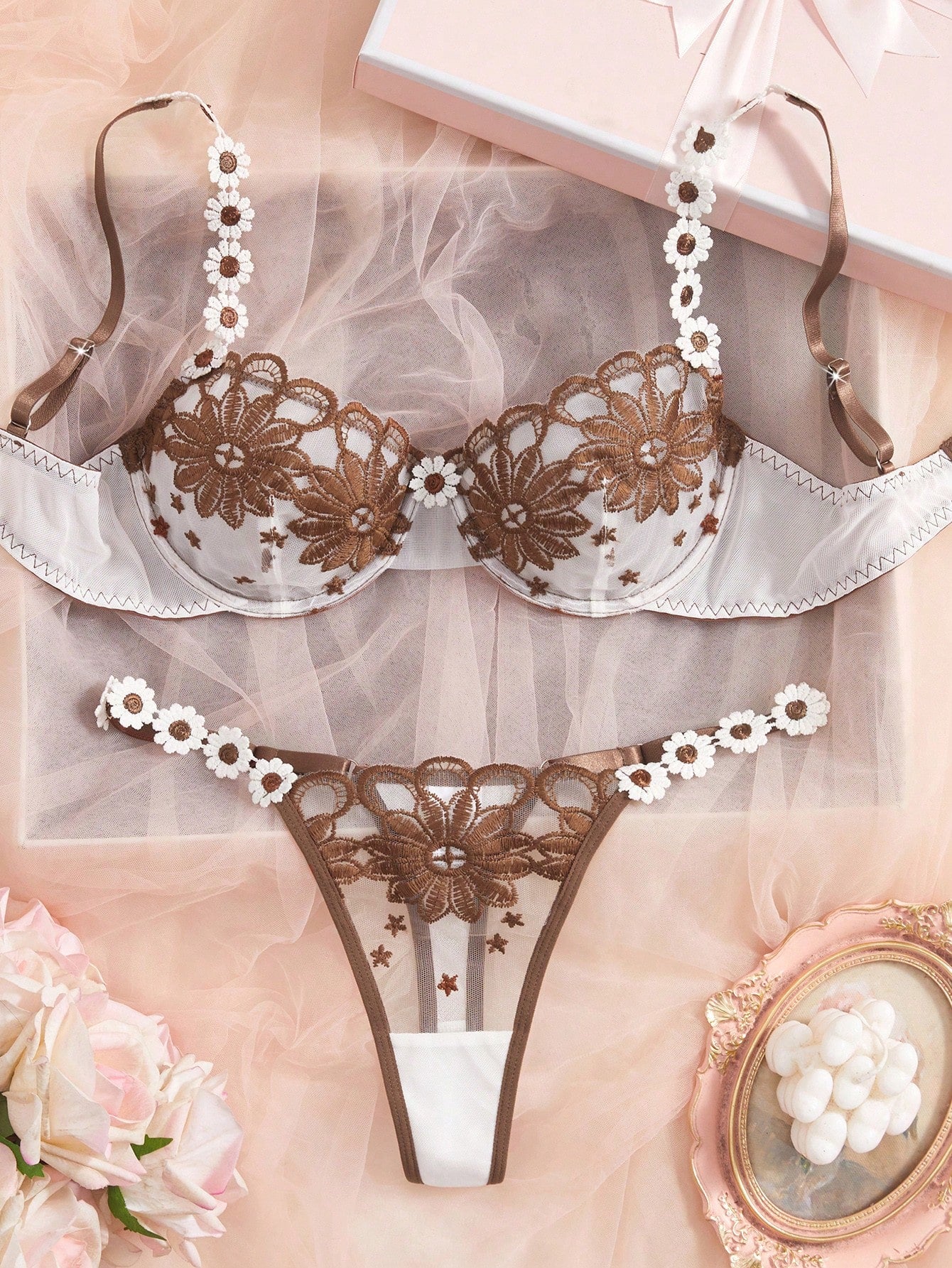2pcs Women's Embroidered Lace Bra & Panty Set